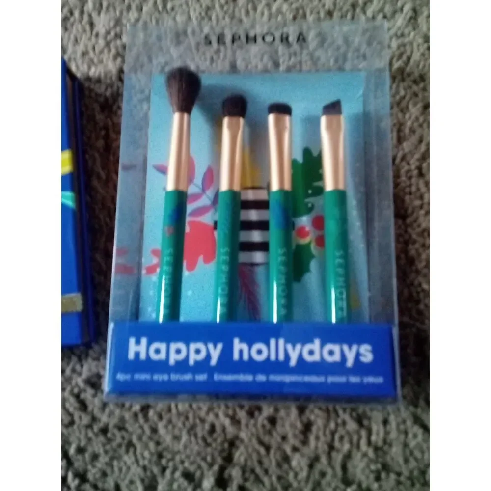 NIB Sephora Happy Hollydays 4Pc Mini Eye brush Set & 8 Eyeshadow Palette